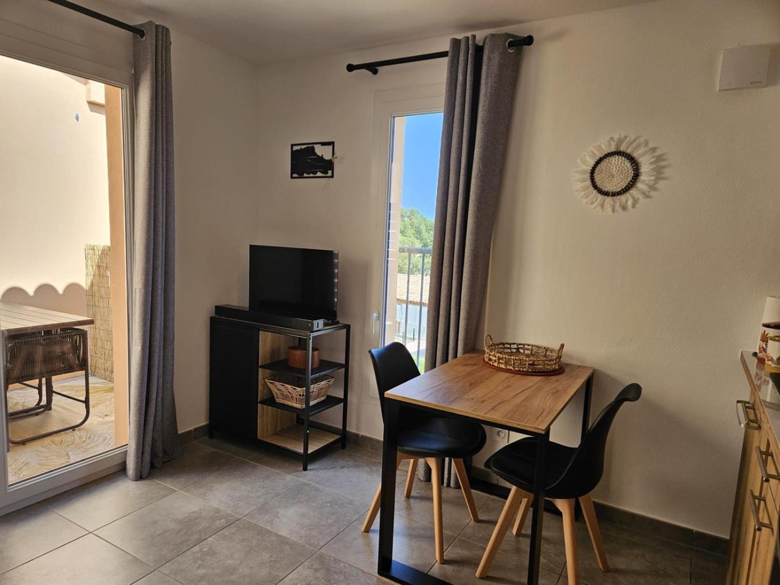 Residence Hoteliere Les Hameaux De Saint Cyprien 25 M2 Lecci Exterior foto
